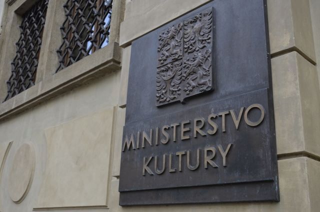 Ministerstvo kultury v roce 2014 nevedlo správné účetnictví. Přes 1,5 miliardy korun v něm vykázalo špatně