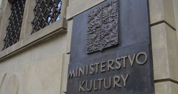 Ministerstvo kultury pohořelo: Kontroloři našli v účtech chyby za 1,6 miliardy