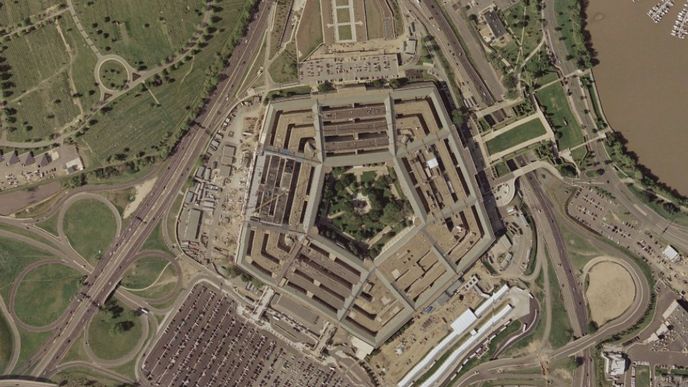 Ministerstvo obrany USA na satelitním snímku