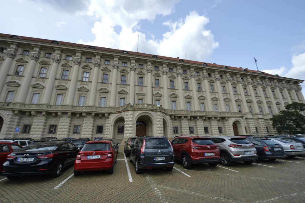 Černínský palác z Loretánského náměstí