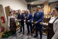 Ministerstvo zemědělství pomáhá podnikat: Otevřeli obchod s potravinami v jeho budově v centru Prahy