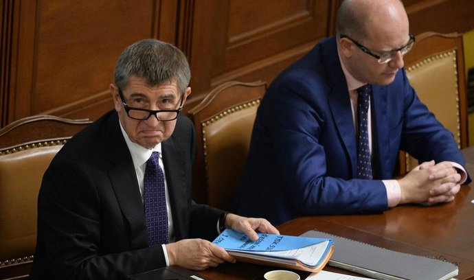 Ministr financí Andrej Babiš a premiér Bohuslav Sobotka