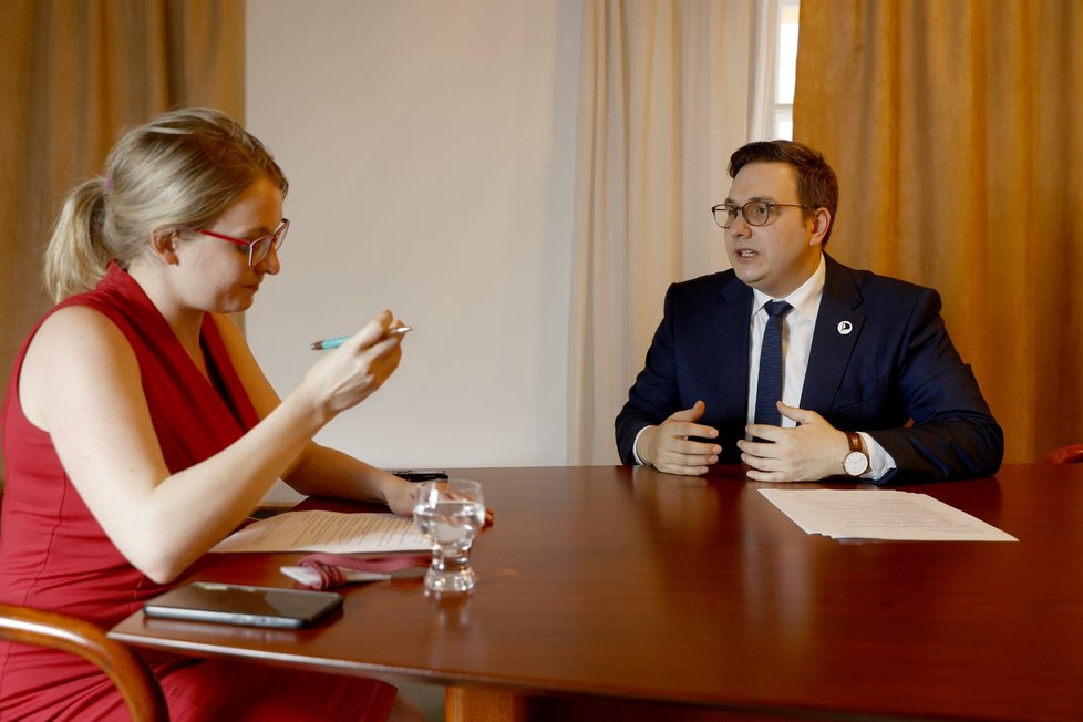 Ministr zahraničních věcí Jan Lipavský (Piráti) během rozhovoru pro Blesk Zprávy