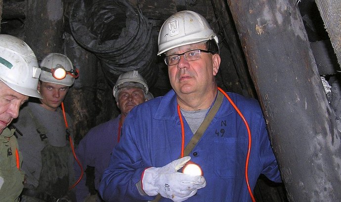 Ministr průmyslu Jan Mládek navštívil 5. srpna 2014 uranový důl Rožná na Žďársku