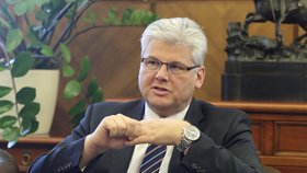 Ministr zdravotnictví Miloslav Ludvík se podle Sdružení ambulantních specialistů chová více jako ředitel nemocnice než ministr.