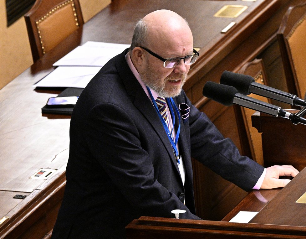 ministr zdravotnictví Vlastimil Válek (TOP 09)