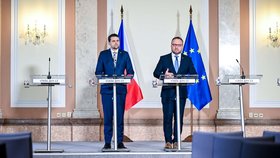 Ministr životního prostředí Petr Hladík (KDU-ČSL) a vicepremiér Marian Jurečka (KDU-ČSL) na tiskové konferenci po jednání vlády. (29. května 2024)