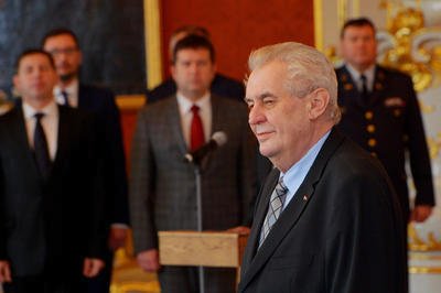Prezident Miloš Zeman jmenuje nové ministry Chvojku a Ludvíka na Pražském hradě.
