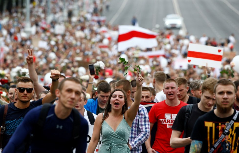 Masivní protesty v běloruském Minsku kvůli výsledkům voleb a sčítání hlasů (14. 8. 2020)