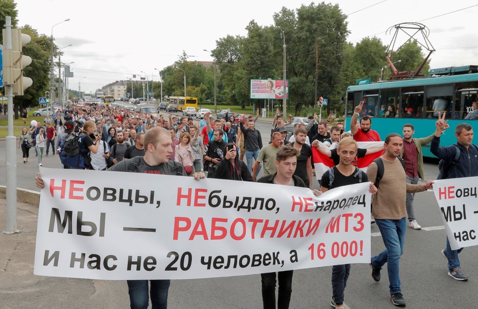 Masivní protesty v běloruském Minsku kvůli výsledkům voleb a sčítání hlasů (14. 8. 2020)