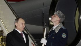 Prezident Putin přiletěl na jednání v Minsku