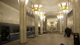Stanice metra po výbuchu