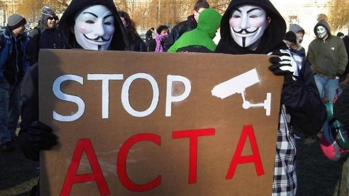 protestující proti ACTA