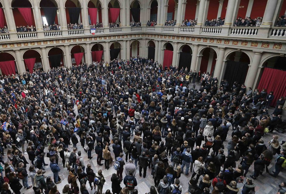 Minuta ticha za oběti pařížského teroru: Studenti univerzity ve Štrasburku