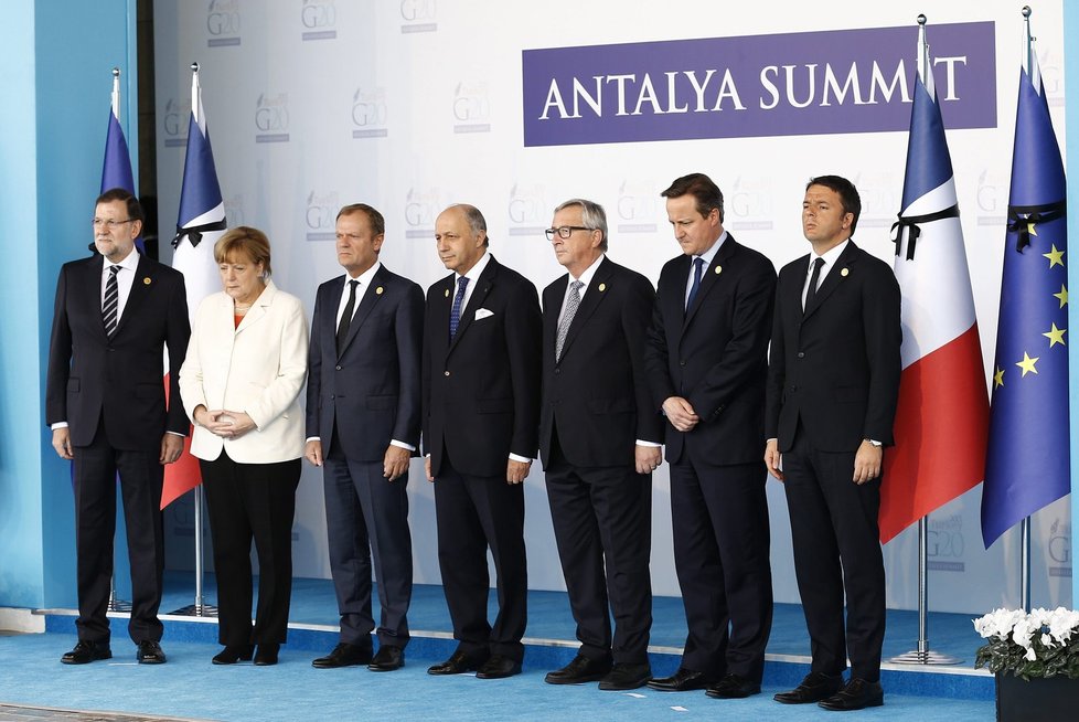 Minuta ticha za oběti teroru v Paříži: Summit G20 v Turecku
