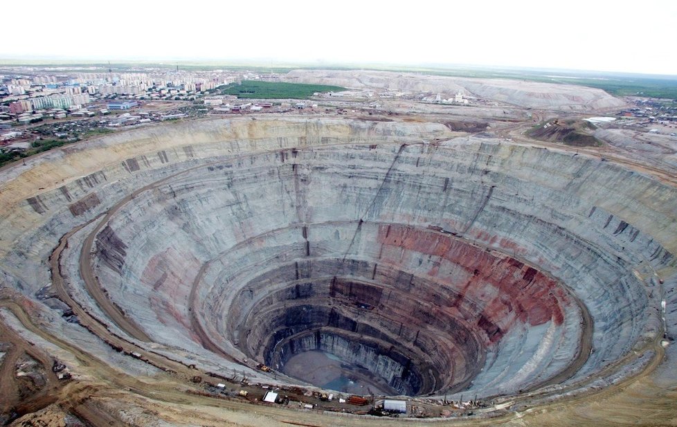 Diamantový důl ruské firmy Alrosa na východě Sibiře