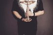 Bubeník kapely Mirai Šimon Bílý poděkoval na sociální síti za cenu Anděl