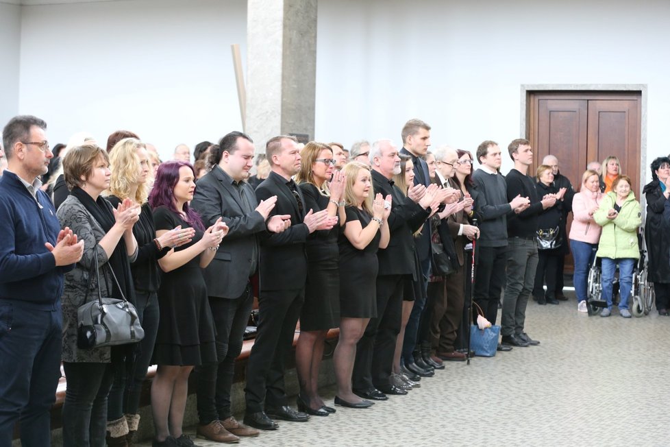 Pohřeb muzikanta a zakladatele Zelenáčů Mirka Hoffmana