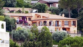 V rozlehlé vile v Monte Argentariu má Topolánek všechen luxus včetně bazénů