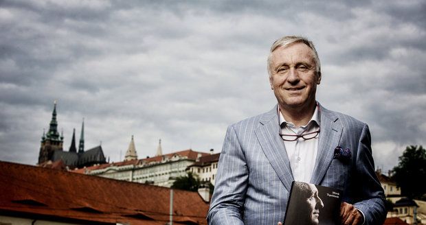 Kandidát na prezidenta Mirek Topolánek: Do voleb jde s cukrovkou i penězi od Langera