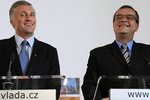 Mirek Topolánek a Miroslav Kalousek se jako premiér  ministr financí sešli v jedné vládě