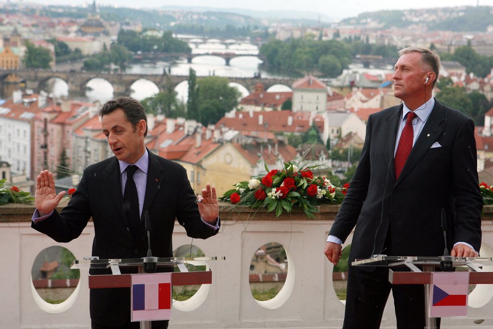 Expremiér a někdejší šéf ODS Mirek Topolánek s Nicolasem Sarkozym v Praze