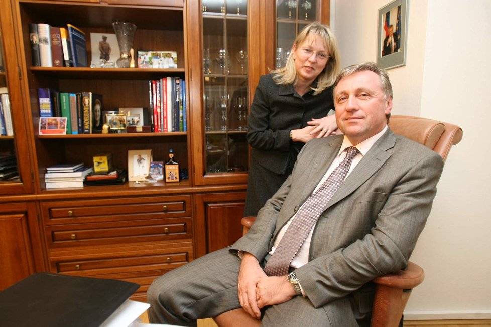 Expremiér a někdejší šéf ODS Mirek Topolánek s první manželkou Pavlou