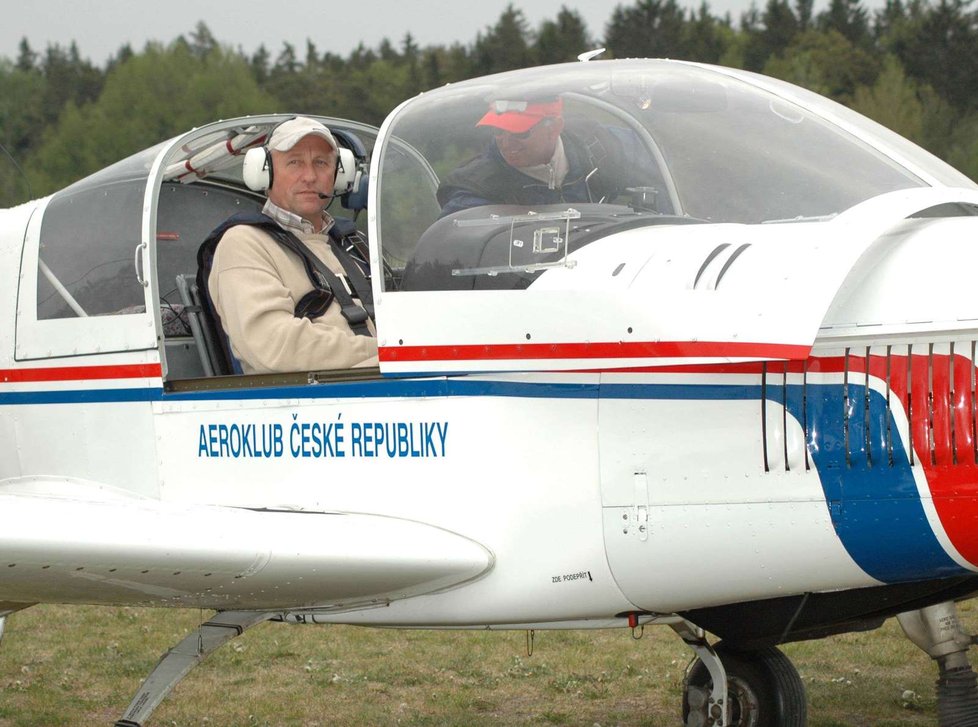 Expremiér a někdejší šéf ODS Mirek Topolánek chtěl být kdysi pilotem