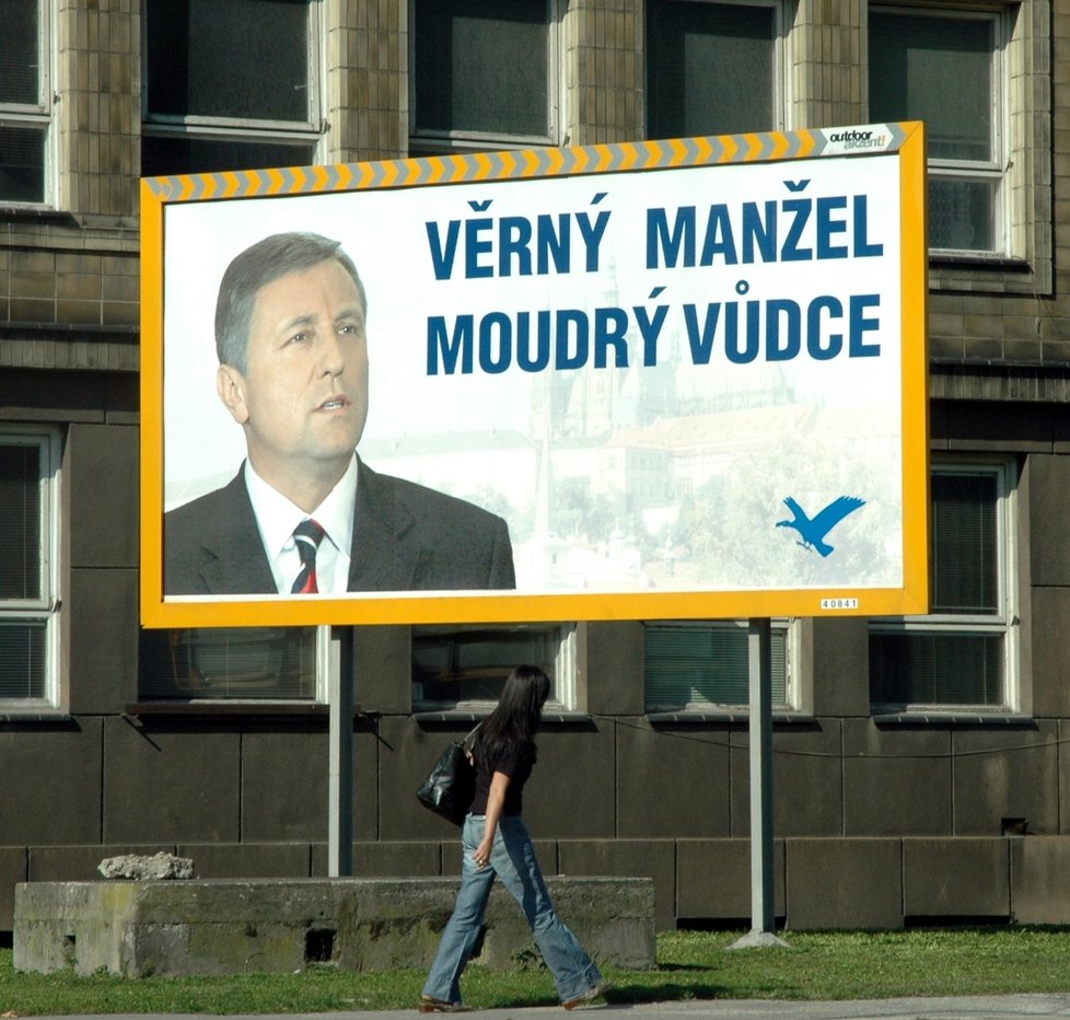 Satirický billboard utahující si z Mirka Topolánka