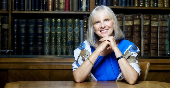 Průměrný plat vysokoškolského profesora je necelých 50 tisíc a to je málo, říká děkanka FF UK Mirjam Friedová Průměrný plat vysokoškolského profesora je necelých 50 tisíc a to je málo, říká děkanka FF UK Mirjam Friedová