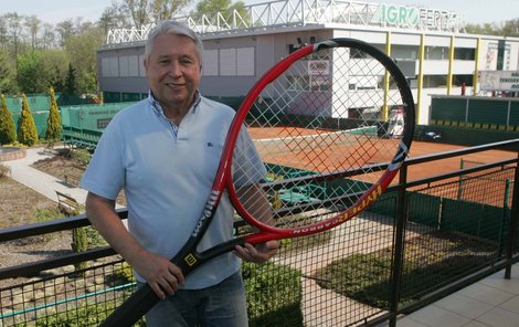 Miroslav Černošek září spokojeností, jeho prostějovská tenisová říše vzkvétá.