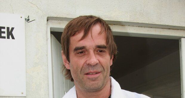 Miroslav Etzler je herec známý třeba z Pojišťovny štěstí.