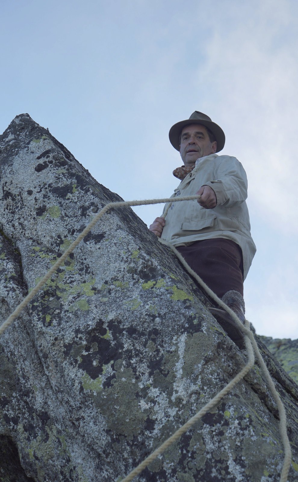 Při natáčení v horách Etzler využil své horolezecké zkušenosti.