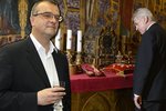 Miroslav Kalousek prý zaslechl, že mezi korunovačními klenoty mohla přibýt díky Miloši Zemanovi šavle