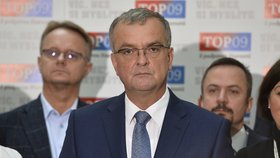 Miroslav Kalousek ve Sněmovně oznámil, že TOP 09 na Hrad nepůjde.