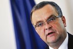 Důchodová reforma prošla, poslanci přehlasovali prezifentovo veto II. pilíře. Ministr financí Miroslav Kalousek si může oddechnout.