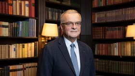 Miroslav Kalousek v rozhovoru pro Blesk mluvil o tom, co by měla vláda změnit, i jak by postupoval sám. A promluvil, jak to má se svým případným návratem do politiky.