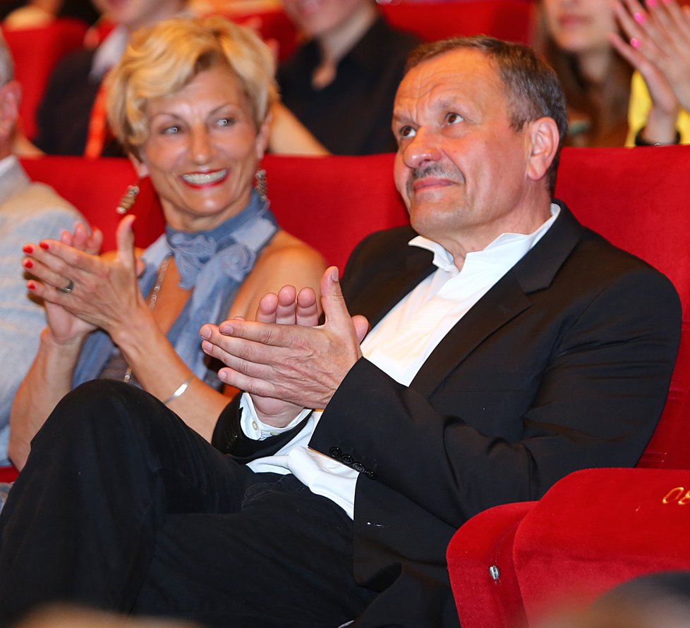 Miroslav Krobot s manželkou Hanou Doulovou