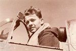 1942 – Miroslav Liškutín ve svém letounu Spitfire před bojem
