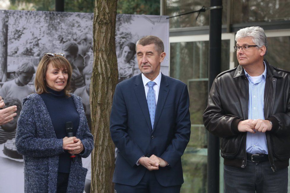 Primátorka Adriana Krnáčová (ANO), ministr financí Andrej Babiš (ANO) a ministr zdravotnictví Miroslav Ludvík (ČSSD)