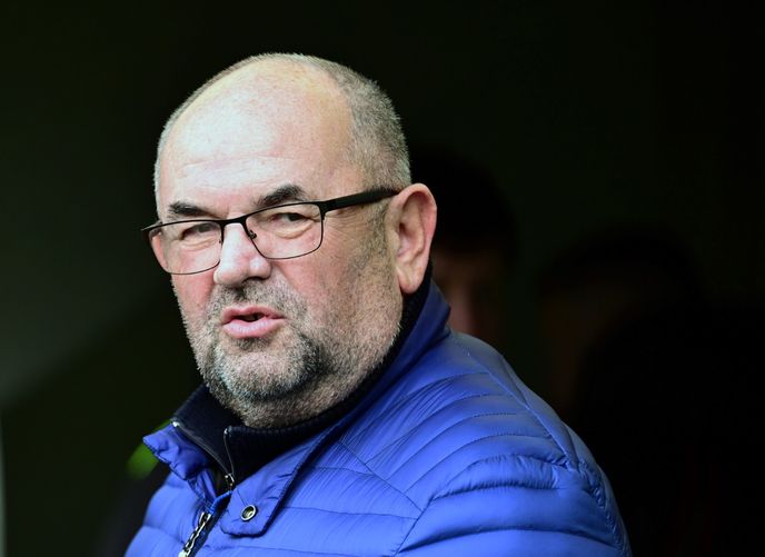 Miroslav Pelta prý na kriminál myslí i během svých narozenin. Miroslav Pelta prý na kriminál myslí i během svých narozenin.