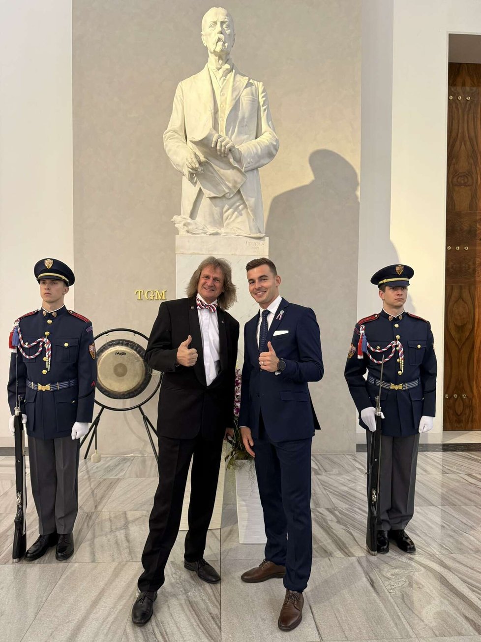 Ševčík a Vondráček: Dvojice zvolená za SPD na Hradě (28.10.2025) Ševčík a Vondráček: Dvojice zvolená za SPD na Hradě (28.10.2025)