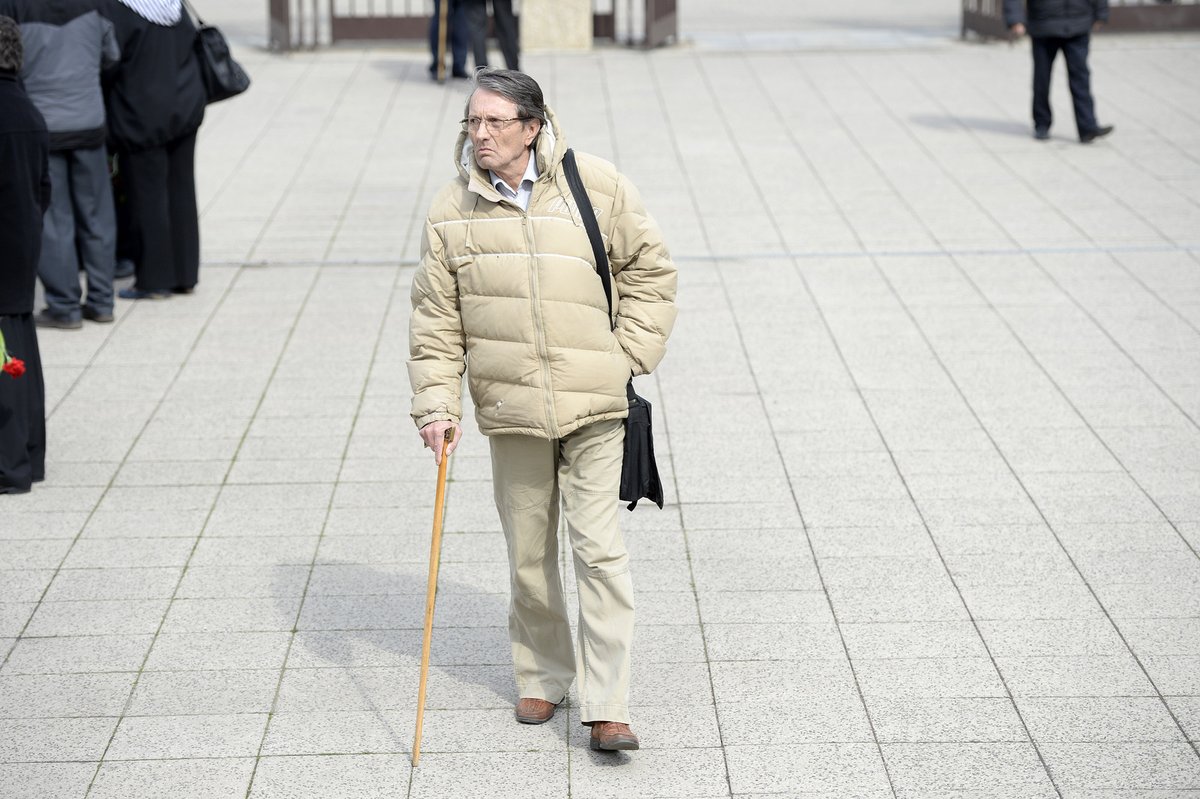 Vladimír Stehlík (70) Bývalý majitel Poldi Kladno znal Štěpána 45 let. „Netušil jsem, že byl nemocný, protože Mirek dělal dojem nesmírně zdravého chlapa,“ řekl Aha!.