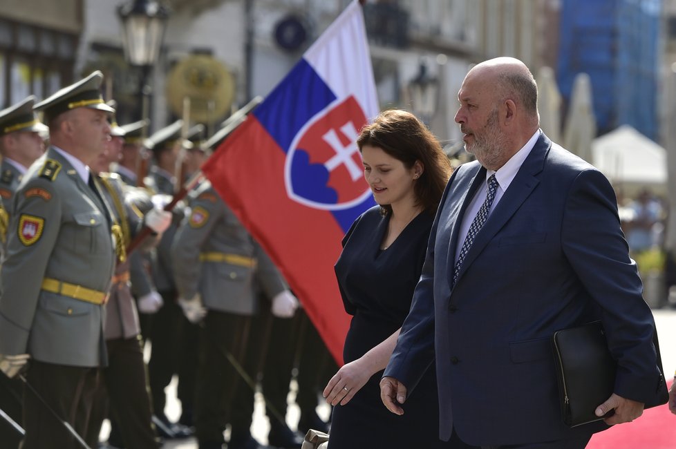 Ministři Toman a Maláčová při návštěvě vlády na Slovensku