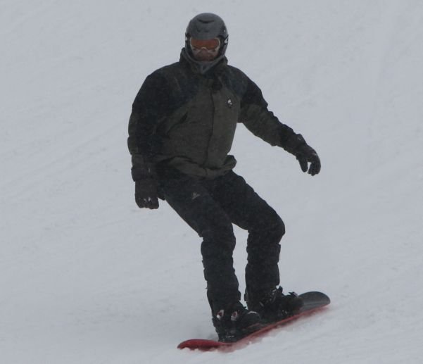 Jen lyže vyměnil za snowboard.