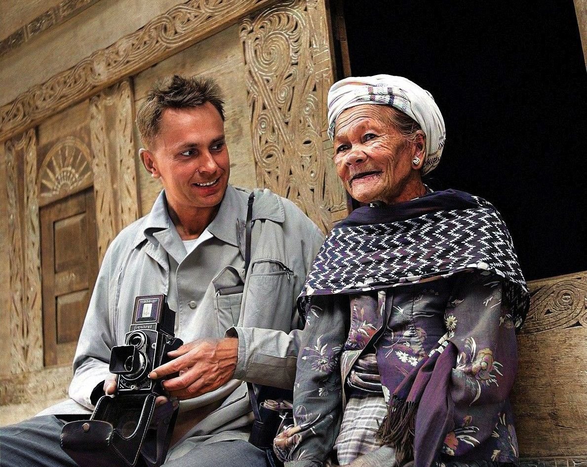 Společné cesty dobrodruhů Miroslava Zikmunda (†102) a Jiřího Hanzelky (†82) po světě. (Kolorováno)