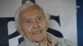 Zemřel legendární cestovatel Miroslav Zikmund (†102). S parťákem Hanzelkou dobývali svět