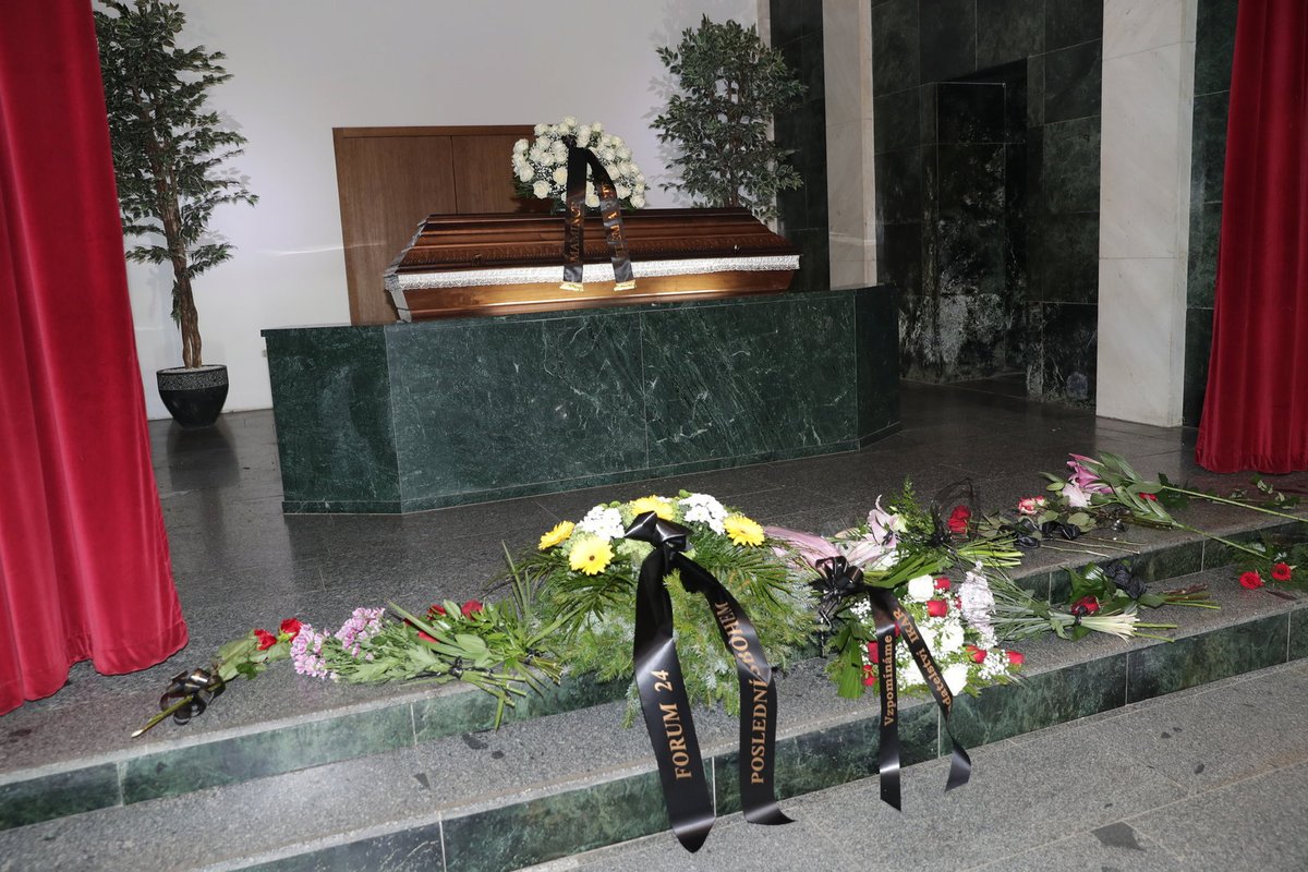 Pohřeb spisovatelky Miroslavy Besserové.