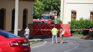 Tragédie před branami Prahy: V Mírovicích za Miškovicemi nepřežil nehodu motorkář