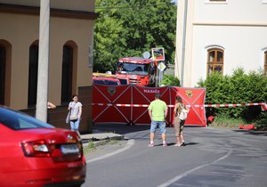 Tragická nehoda v Mírovicích u Prahy. Vyboural se motorkář, bohužel nepřežil. (7. srpen 2022)